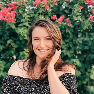 Meet your Posher, Olivia